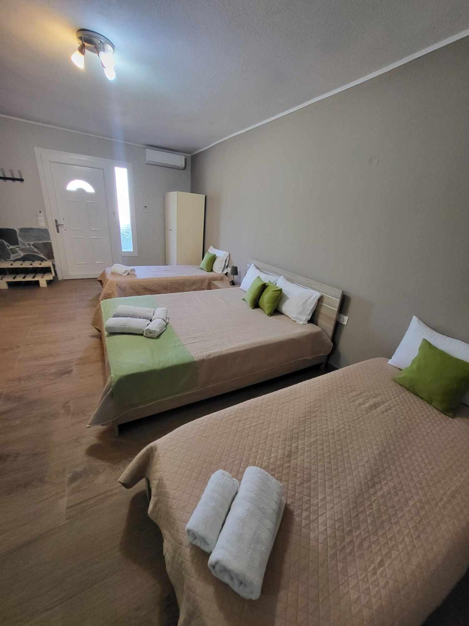 Dimitri Apartment *
